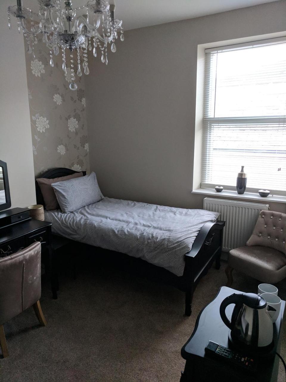 Lion House Bed & Breakfast With Restaurant Combe Martin Exteriör bild
