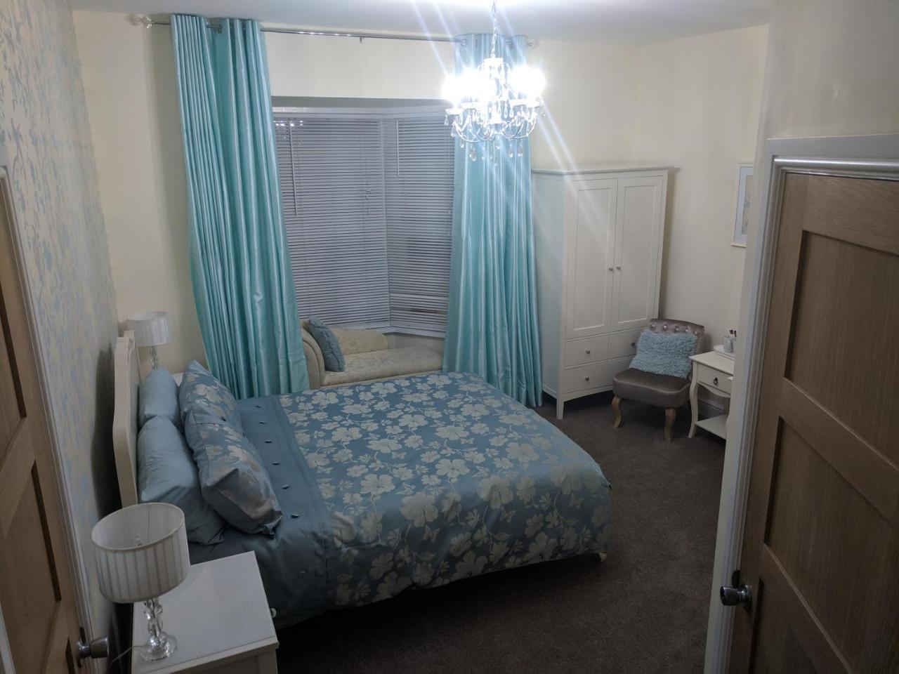 Lion House Bed & Breakfast With Restaurant Combe Martin Exteriör bild